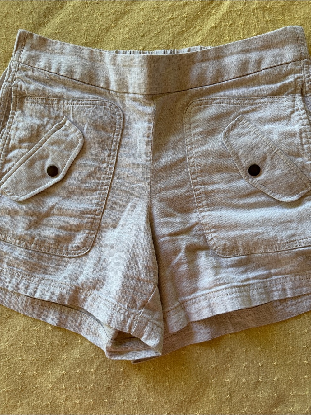 Banana Republic Like New - Linen Blend Women’s Shorts - Light Beige